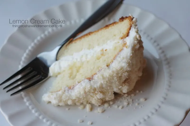 Olive Garden Lemon Cream Cake Copycat recipe