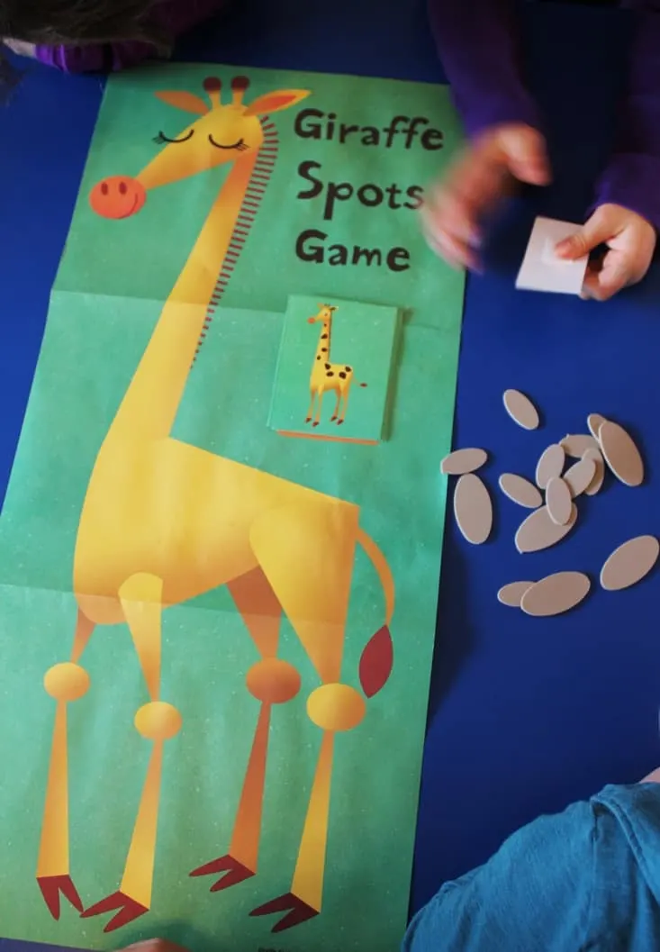Learning about giraffes -giraffe spots game 