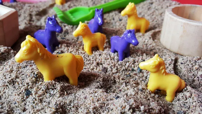Discover the Desert sand sensory