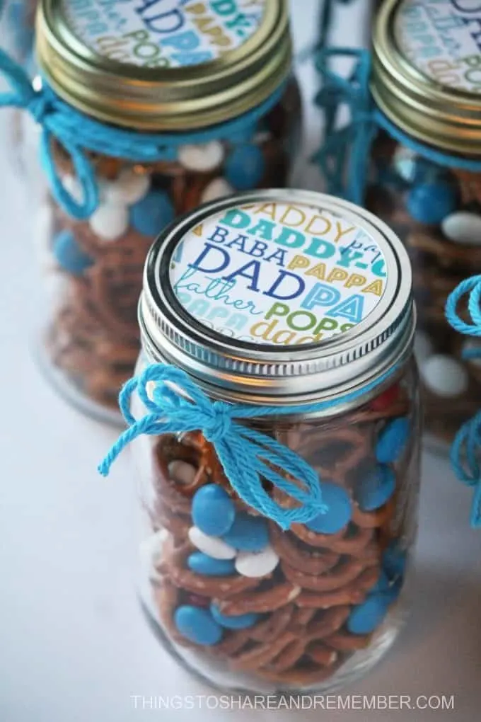 Hooked on DADDY Father's Day Card & Snack Mix Jar