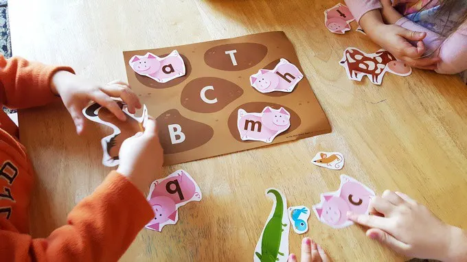 pigs-in-the-mud-letter-game