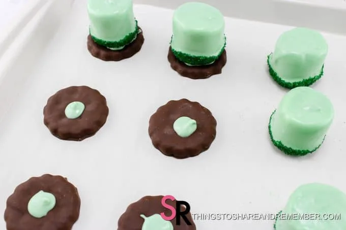 St. Patrick's Day Leprechaun Hat Treats cookie base
