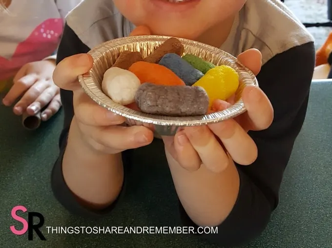 Sing a Song of Sixpence pie art and sensory activity
