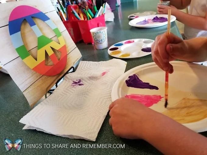 painting paper plates peace symbol preschool art