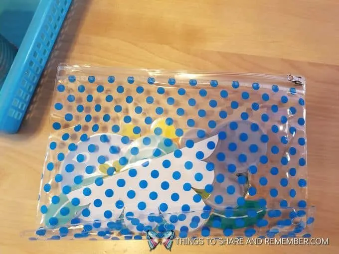 plastic blue polka dot zipper bag for weather pieces at  super fun circle time