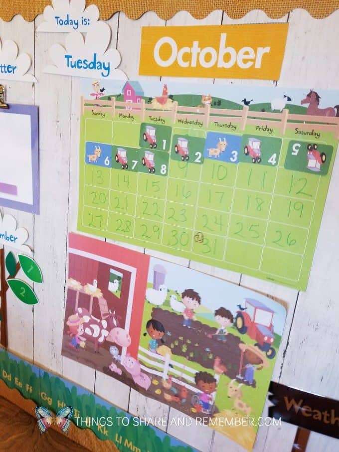 October Calendar | Experience Preschool Curriculum | Down on the Farm preschool theme 